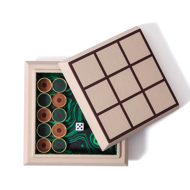 "Tic Tac Toe" Game Box