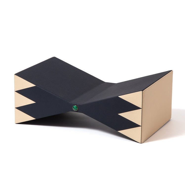 Le Cirque Papillon Bookstand