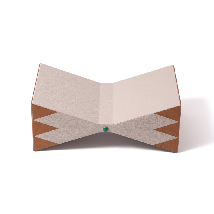 Le Cirque Papillon Bookstand