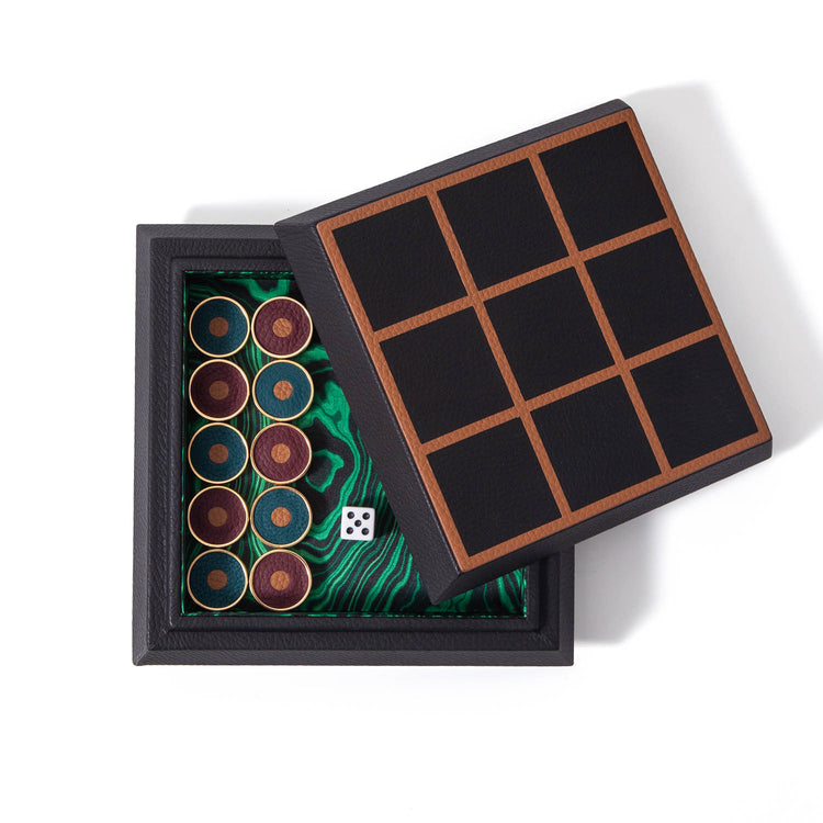 "Tic Tac Toe" Game Box