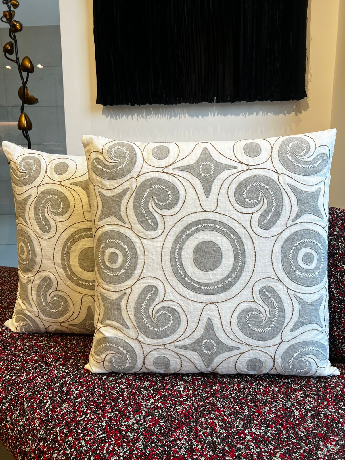 MANAMI CLOUD CUSHION (White&Taupe) William Yeoward